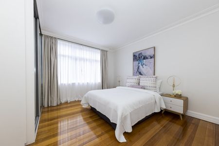 Spacious One-Bedroom Apartment in Prime Armadale Location - Photo 3