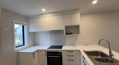 Modern 3-bedroom Townhouse! - Photo 5