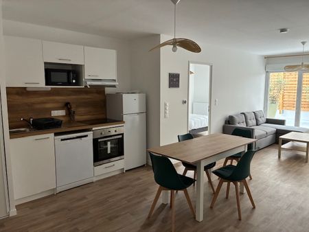 Location Appartement 2 pièces 53m² - Photo 2