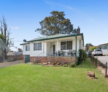 FRESHLY UPDATED FAMILY HOME - Photo 3