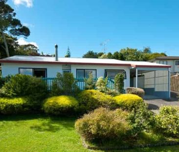 Spacious Family Home Across a Park in Bayview - Photo 4