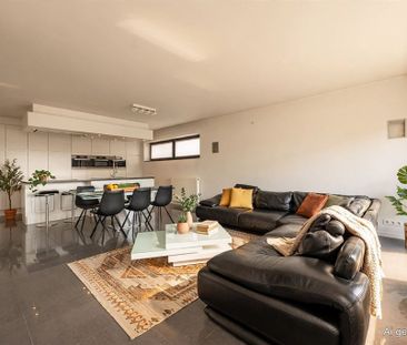 Ruim en strak appartement met 2 slaapkamers en zuidgericht terras. - Photo 3