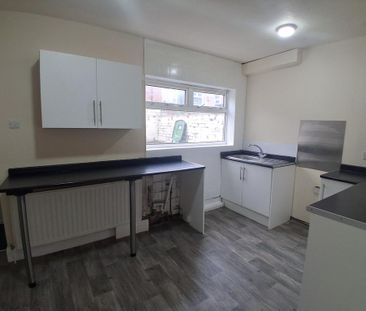 3 bedroom terraced house to rent - Photo 6