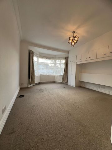 2 Bed Flat, Golders Green Road, NW11 - Photo 2