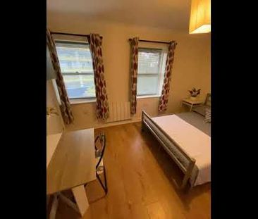 Studio Flat, Wolfe Crescent, SE16 - Photo 5