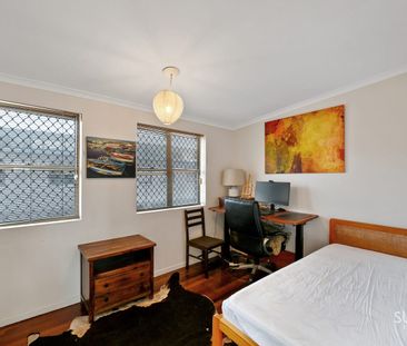 Fully Furnished Unit Right in the Heart of Gladstone - Photo 6