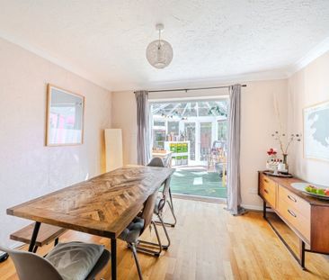 Hawkins Crescent - Photo 4