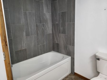 For Lease - 273 Skyhills Road Unit# Lower Level, Huntsville, Ontario - Photo 3