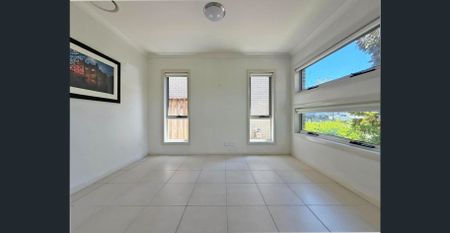 4 Bed House + Studio - Photo 5