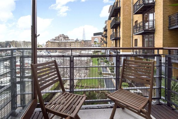 A well appointed two bedroom two bathroom apartment located on the 2nd floor of this sought after and prestigious development overlooking St. Katharine's Dock Marina. - Photo 1