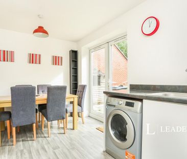 3 bedroom semi-detached house to rent - Photo 4
