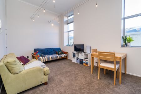 Inner City 1 bedroom studio apartment - Photo 5