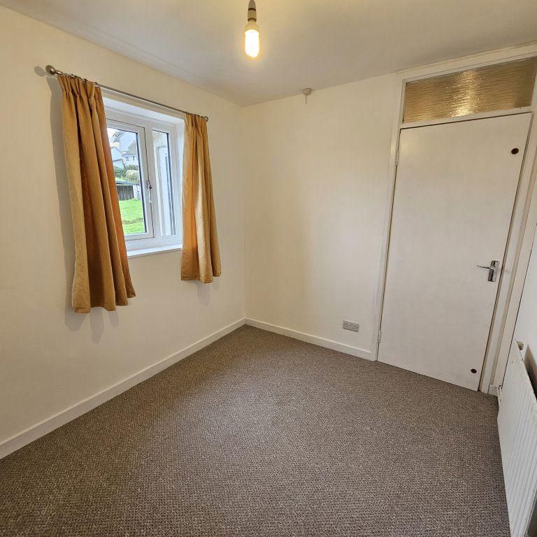 4 bedroom bungalow to rent - Photo 1