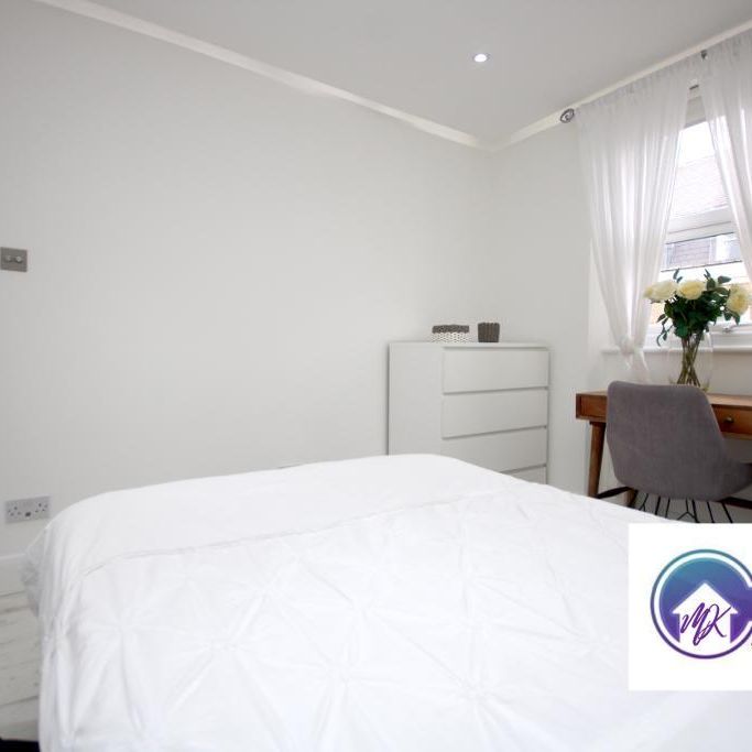 1 Bedroom Room in Flat Share To Rent - Photo 1