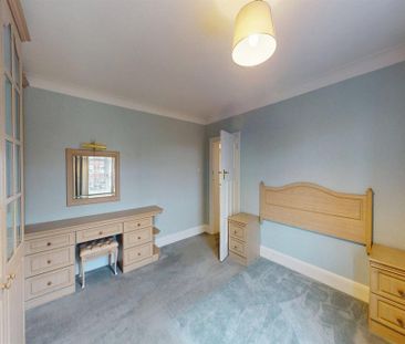 4 bedroom semi-detached house to rent - Photo 4