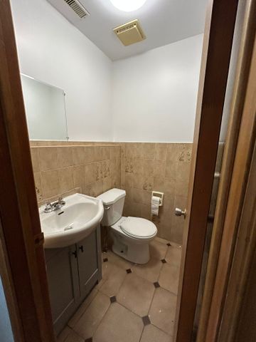 For Lease - 719 Keates Avenue Unit# Main, Oshawa, Ontario - Photo 4