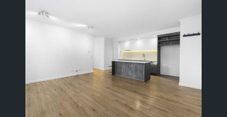 EXECUTIVE PARK-SIDE TWO BEDROOM IN PREMIER 'MORTON ON THE PARK' COMPLEX - Photo 4