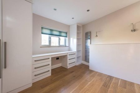 4 bedroom terraced house to rent - Photo 3