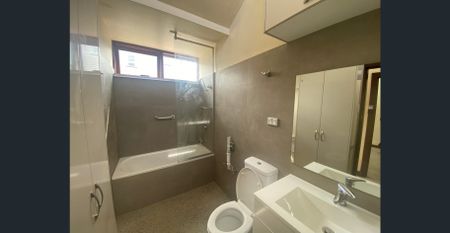 Recently renovated in a perfect position - Photo 5