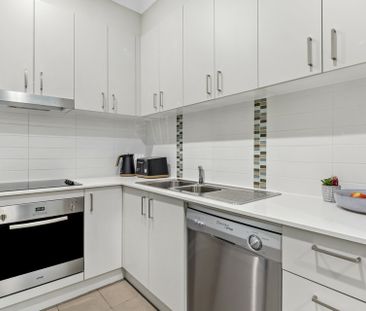 Generous 1-bedroom apartment in a prime location - Photo 6