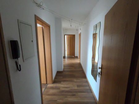 Ideal für eine Studenten-WG:Renovierte 5-Zimmer-Wohnung - Photo 2