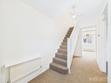 3 bedroom House - NUTFIELD, WELWYN GARDEN CITY - Photo 4