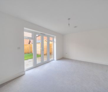 2 bedroom semi-detached house to rent - Photo 5