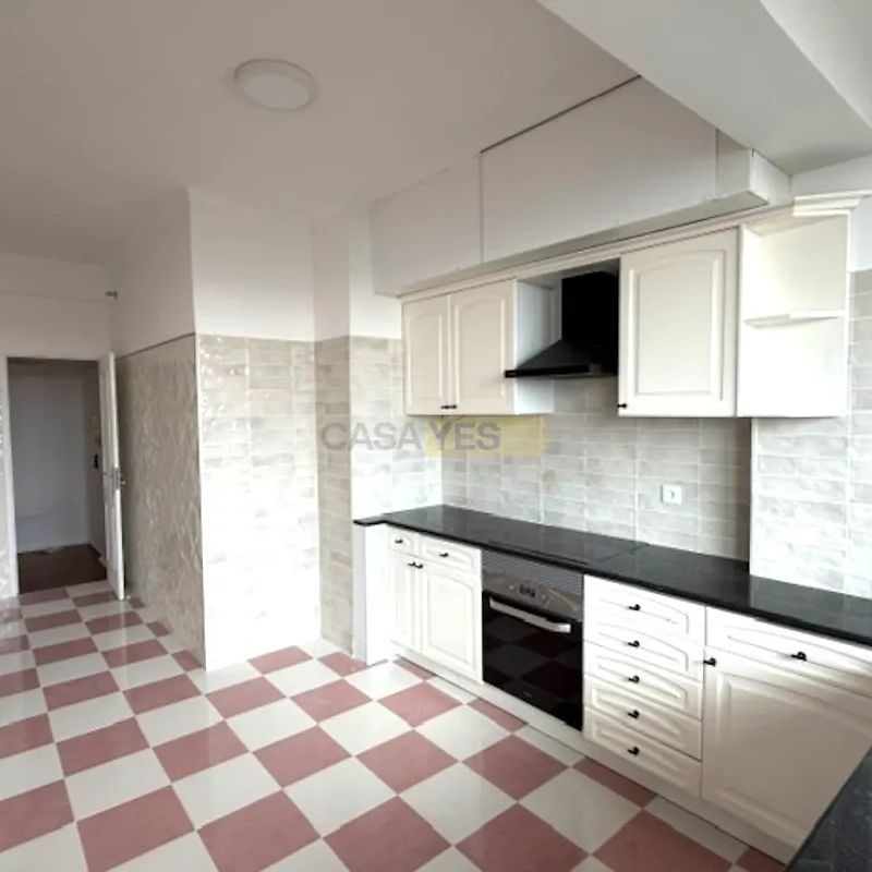 Apartment T2 in Oeiras e São Julião da Barra, Paço de Arcos e Caxias, Oeiras - Photo 1