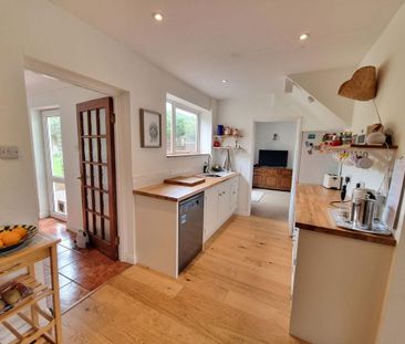 3 bedroom semi-detached house to rent - Photo 3