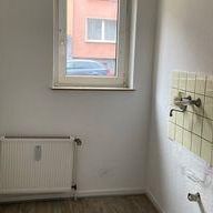 **STADTNAH WOHNEN!Renovierte Einzimmerwohnung im Souterrain, Schützenstr.** - Foto 1