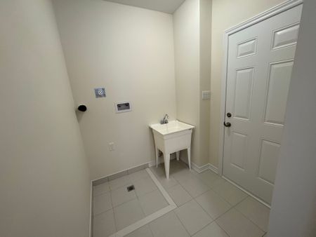 For Lease - 89 Sanders Road, Erin, Ontario - Photo 5