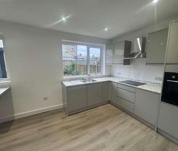 Hazeldene, Queensbury, Bradford, BD13 - Photo 6