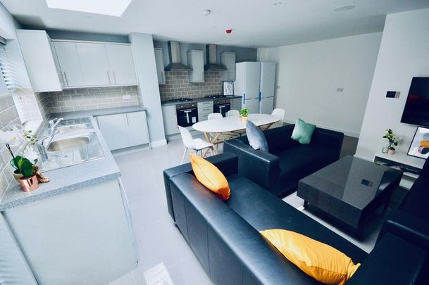 3 bedroom terraced house to rent - Photo 1