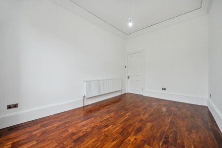 3 bedroom flat to rent - Photo 3