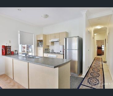 Modern Family Living in a Convenient Springfield Lakes Location - Photo 4