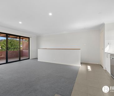 87 Ian Nicol Street, Watson ACT 2602 - Townhouse For Rent | Domain - Photo 3
