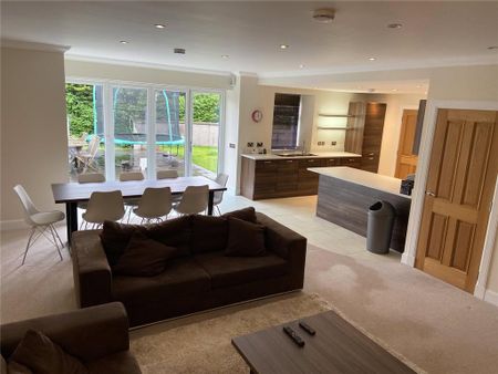 6 bedroom semi-detached house to rent - Photo 5