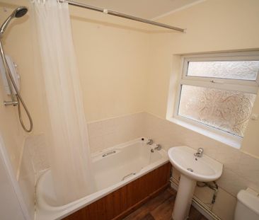 3 bedroom end of terrace house to rent - Photo 5