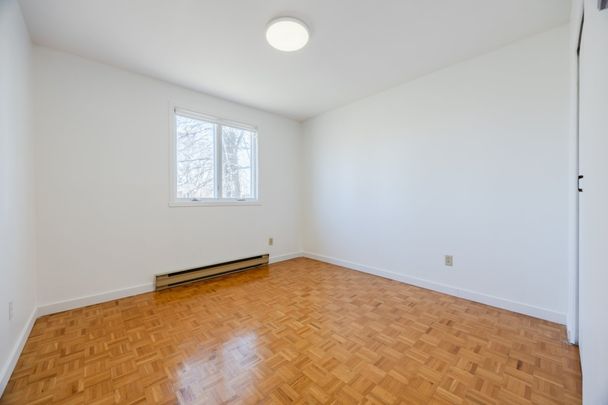 Maison de plain-pied à louer - Longueuil (Saint-Hubert) (Parc de la Cité) Maison de plain-pied à louer - Longueuil (Saint-Hubert) (Parc de la Cité) - Photo 1