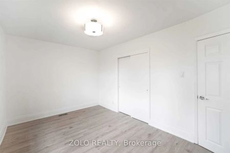 Property For Lease | N9016161 - Photo 2