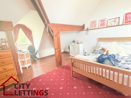 5 Bedroom Semi-Detached House - Photo 4