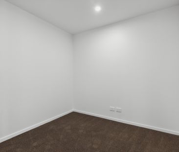 Waterside living. - Photo 2