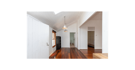 Quaint Queenslander in great location of Wynnum - Photo 4