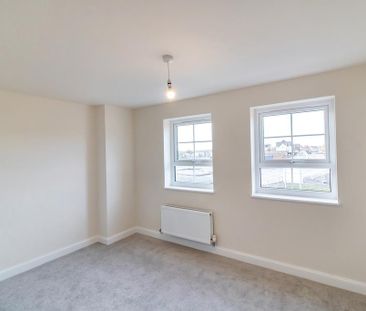 3 bedroom semi-detached house to rent - Photo 4