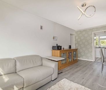 Wellesley Road, TW2, London - Photo 1