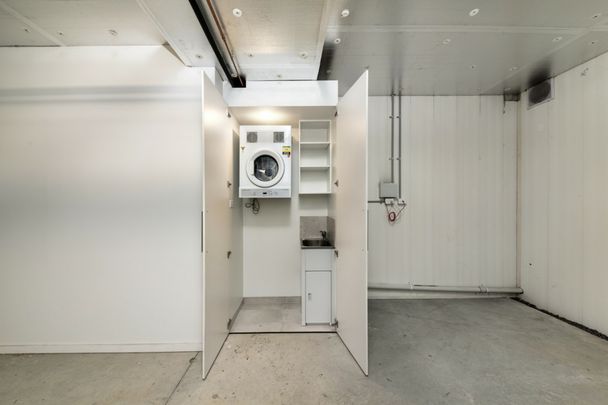 Contemporary Townhouse! - Photo 1