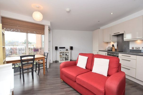 Coldharbour Lane, London, SE5 - Photo 1