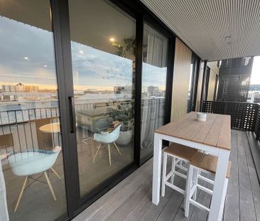 Gorgeous and Convenient - with a carpark! - Photo 1