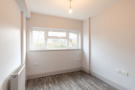 Alden Crescent, Headington, OX3 - Photo 3