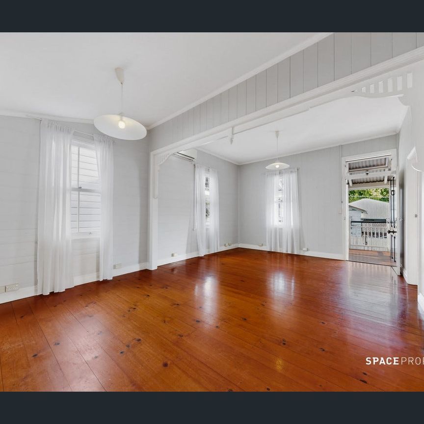 Charming Petrie Terrace Home for Rent - Photo 1